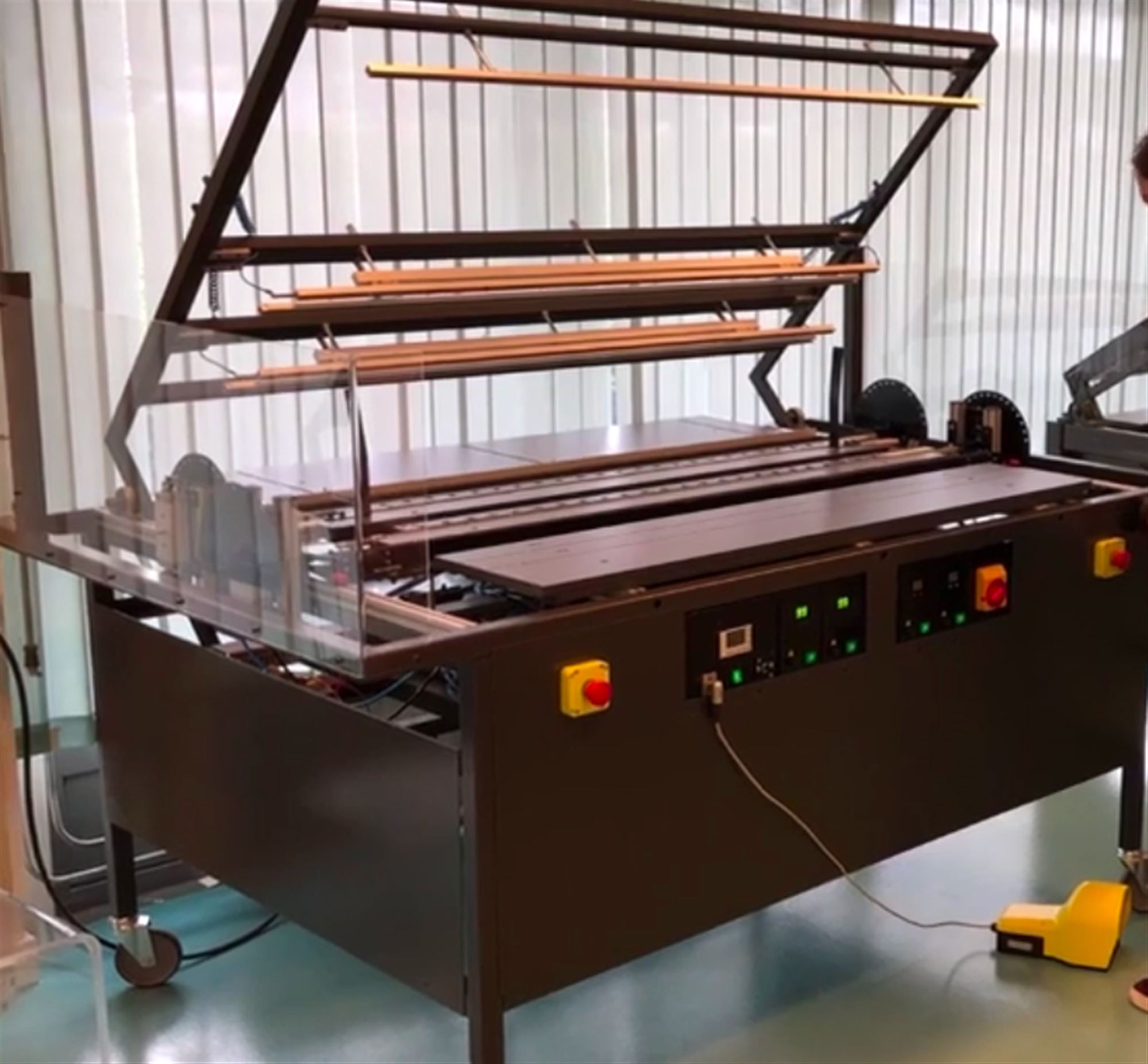 Shannon bending machine, shannon bending tables Plastic bending